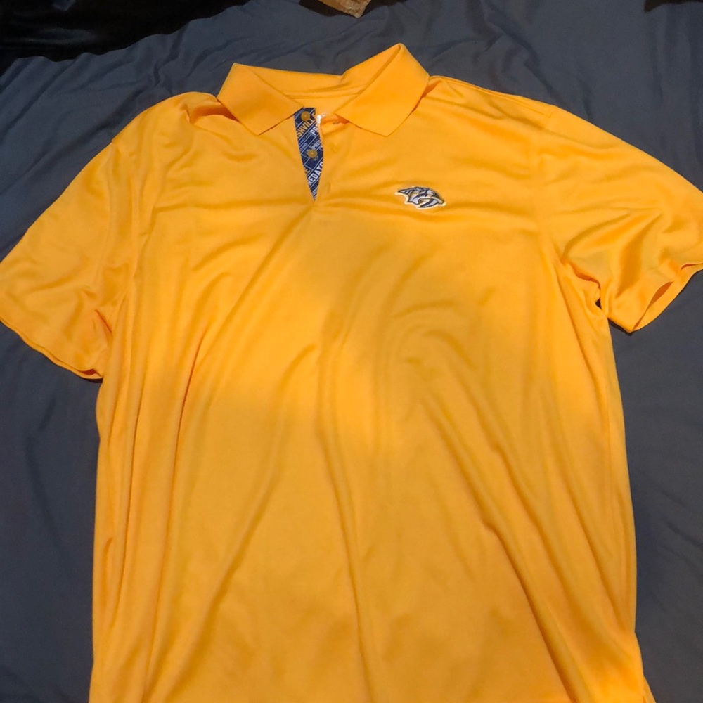 Nashville Predators polo size XL